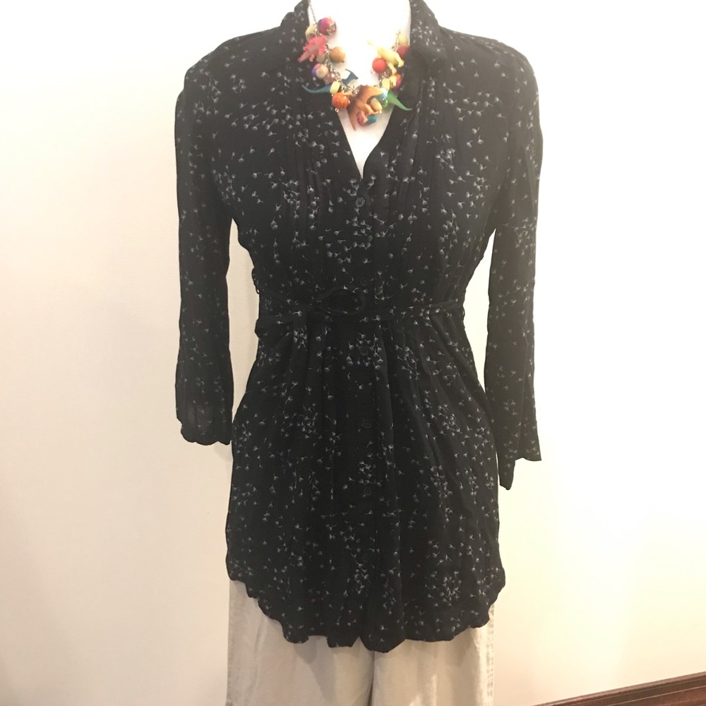 Motherhood Maternity dandelion button up blouse S